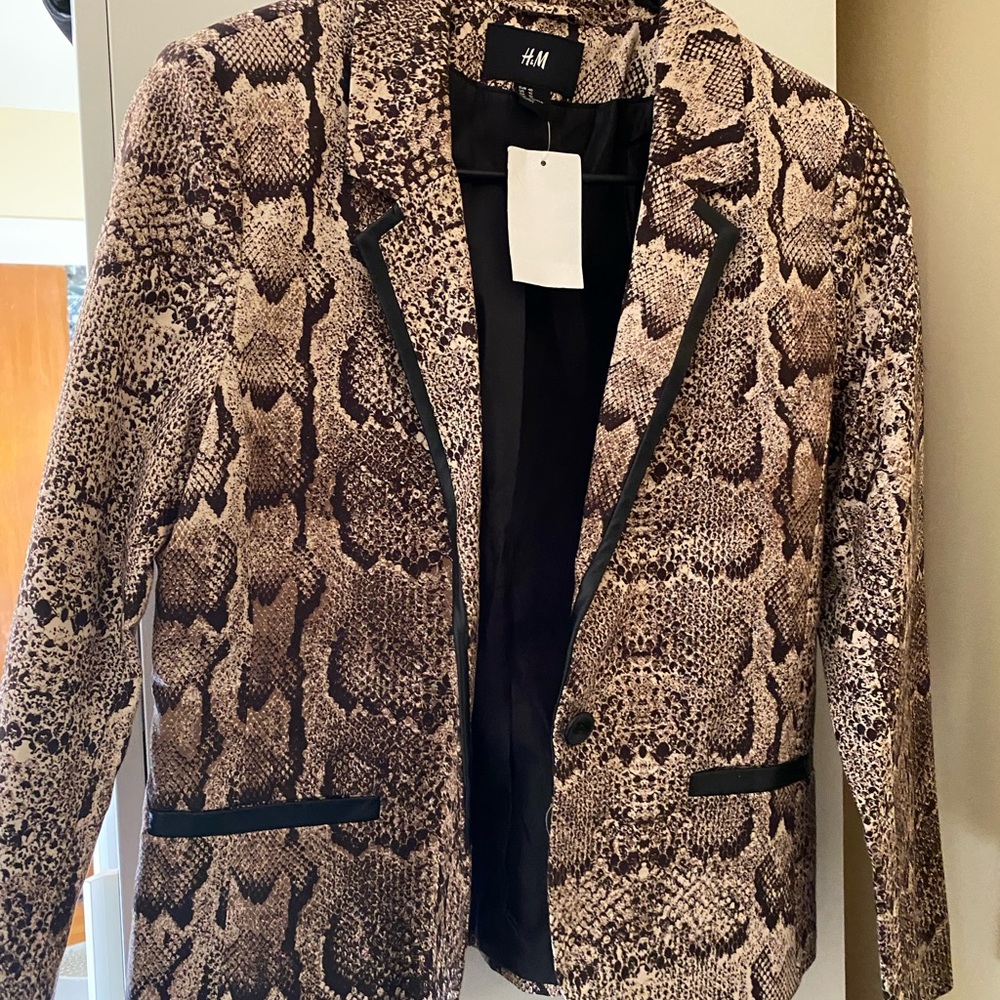 H&M snake print blazer with faux leather lining on pokets and lapel
